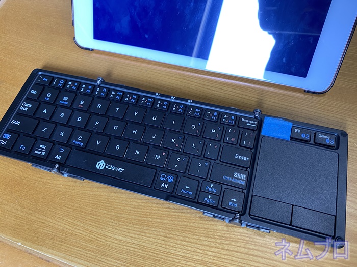 iClever キーボード 3つデバイス同時切替可能 Android Bluetooth5.1 IC-BK08 Mac Windows iOS usb  アルミ スタンド タッチパッド ミニキーボード 対応 折り畳み 銀 最大71％オフ！ 折り畳み